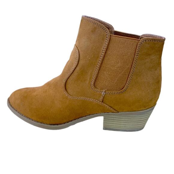 Arizona jean company Chelsea ankle boots booties 1.5 “ heels. Size 7.5 - Picture 5 of 8